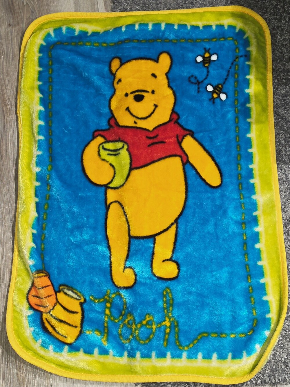 Vintage 90's Rare - Winnie the Pooh Blanket Bed Throw / Baby Blanket